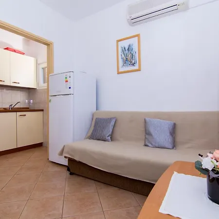 Holidays Slanada With Terrace And Sea View, Near The & Town Trogir, Free Parking, Quiet Place On Peninsula Ciovo * Trogir