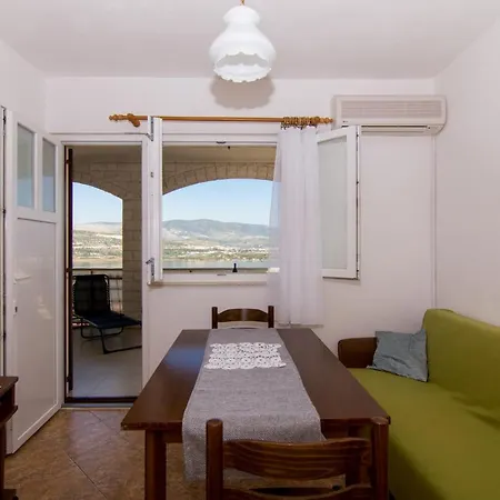 Holidays Slanada With Terrace And Sea View, Near The & Town Trogir, Free Parking, Quiet Place On Peninsula Ciovo * Trogir