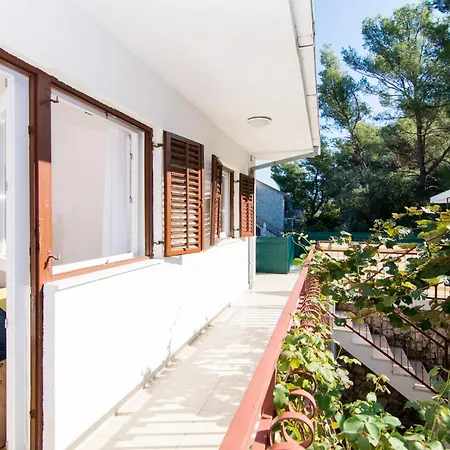 Holidays Slanada With Terrace And Sea View, Near The & Town Trogir, Free Parking, Quiet Place On Peninsula Ciovo Lägenhet