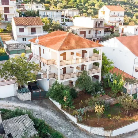 Lägenhet Holidays Slanada With Terrace And Sea View, Near The & Town Trogir, Free Parking, Quiet Place On Peninsula Ciovo