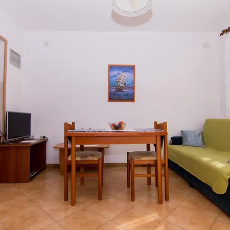 Holidays Slanada With Terrace And Sea View, Near The & Town Trogir, Free Parking, Quiet Place On Peninsula Ciovo Trogir