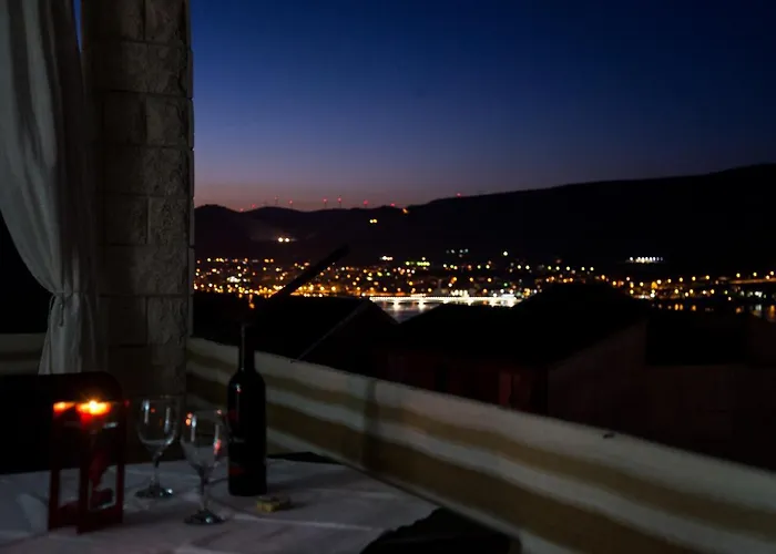 Holidays Slanada With Terrace And Sea View, Near The & Town Trogir, Free Parking, Quiet Place On Peninsula Ciovo