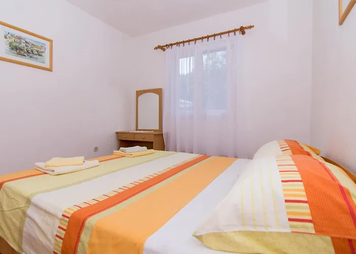 Apartmán Holidays Slanada With Terrace And Sea View, Near The & Town Trogir, Free Parking, Quiet Place On Peninsula Ciovo Trogir