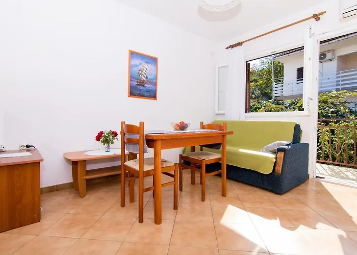 Holidays Slanada With Terrace And Sea View, Near The & Town Trogir, Free Parking, Quiet Place On Peninsula Ciovo Lägenhet Trogir