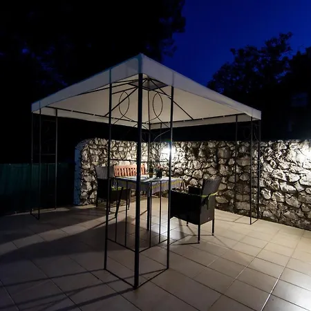 Holidays Slanada With Terrace And Sea View, Near The & Town Trogir, Free Parking, Quiet Place On Peninsula Ciovo *