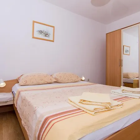 Holidays Slanada With Terrace And Sea View, Near The & Town Trogir, Free Parking, Quiet Place On Peninsula Ciovo Apartman Trogir