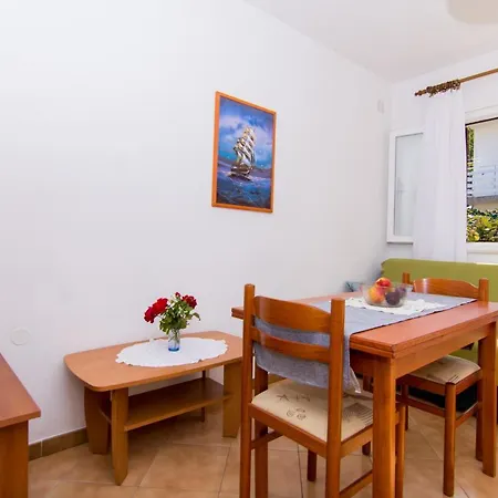 Holidays Slanada With Terrace And Sea View, Near The & Town Trogir, Free Parking, Quiet Place On Peninsula Ciovo