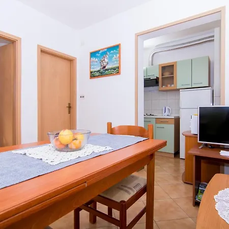 Holidays Slanada With Terrace And Sea View, Near The & Town Trogir, Free Parking, Quiet Place On Peninsula Ciovo