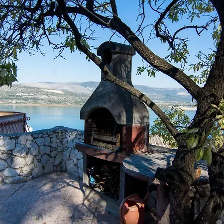 Apartman Holidays Slanada With Terrace And Sea View, Near The & Town Trogir, Free Parking, Quiet Place On Peninsula Ciovo Trogir