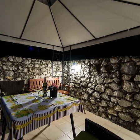 Holidays Slanada With Terrace And Sea View, Near The & Town Trogir, Free Parking, Quiet Place On Peninsula Ciovo تروغير