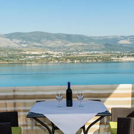 Holidays Slanada With Terrace And Sea View, Near The & Town Trogir, Free Parking, Quiet Place On Peninsula Ciovo 아파트 트로기르