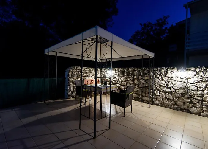 Holidays Slanada With Terrace And Sea View, Near The & Town Trogir, Free Parking, Quiet Place On Peninsula Ciovo *