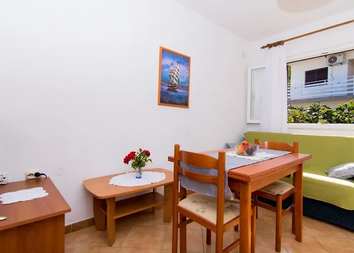 Holidays Slanada With Terrace And Sea View, Near The & Town Trogir, Free Parking, Quiet Place On Peninsula Ciovo