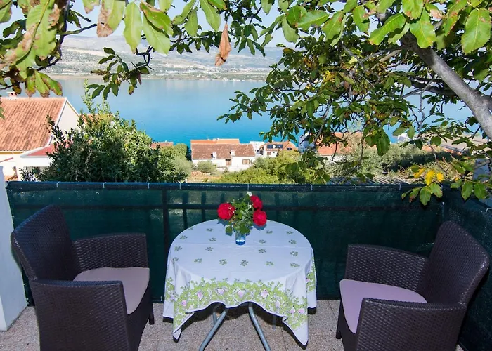 Holidays Slanada With Terrace And Sea View, Near The & Town Trogir, Free Parking, Quiet Place On Peninsula Ciovo * تروغير