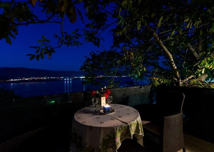 Holidays Slanada With Terrace And Sea View, Near The & Town Trogir, Free Parking, Quiet Place On Peninsula Ciovo تروغير
