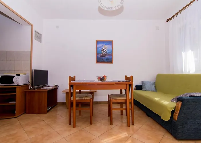 Holidays Slanada With Terrace And Sea View, Near The & Town Trogir, Free Parking, Quiet Place On Peninsula Ciovo تروغير
